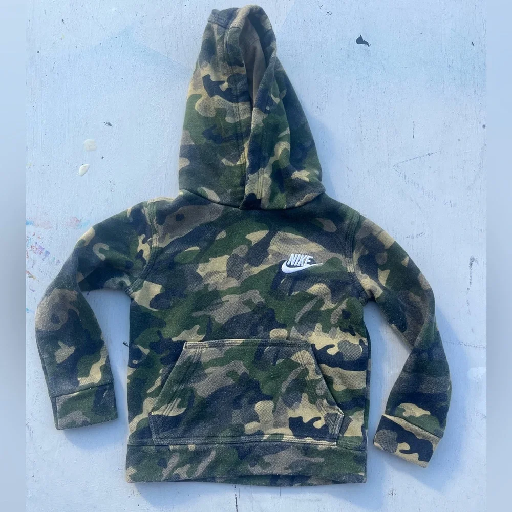 Kid's Nike Hoodie Camo Swish Logo 2T Outdoor Camping Hike Logo Streetwear